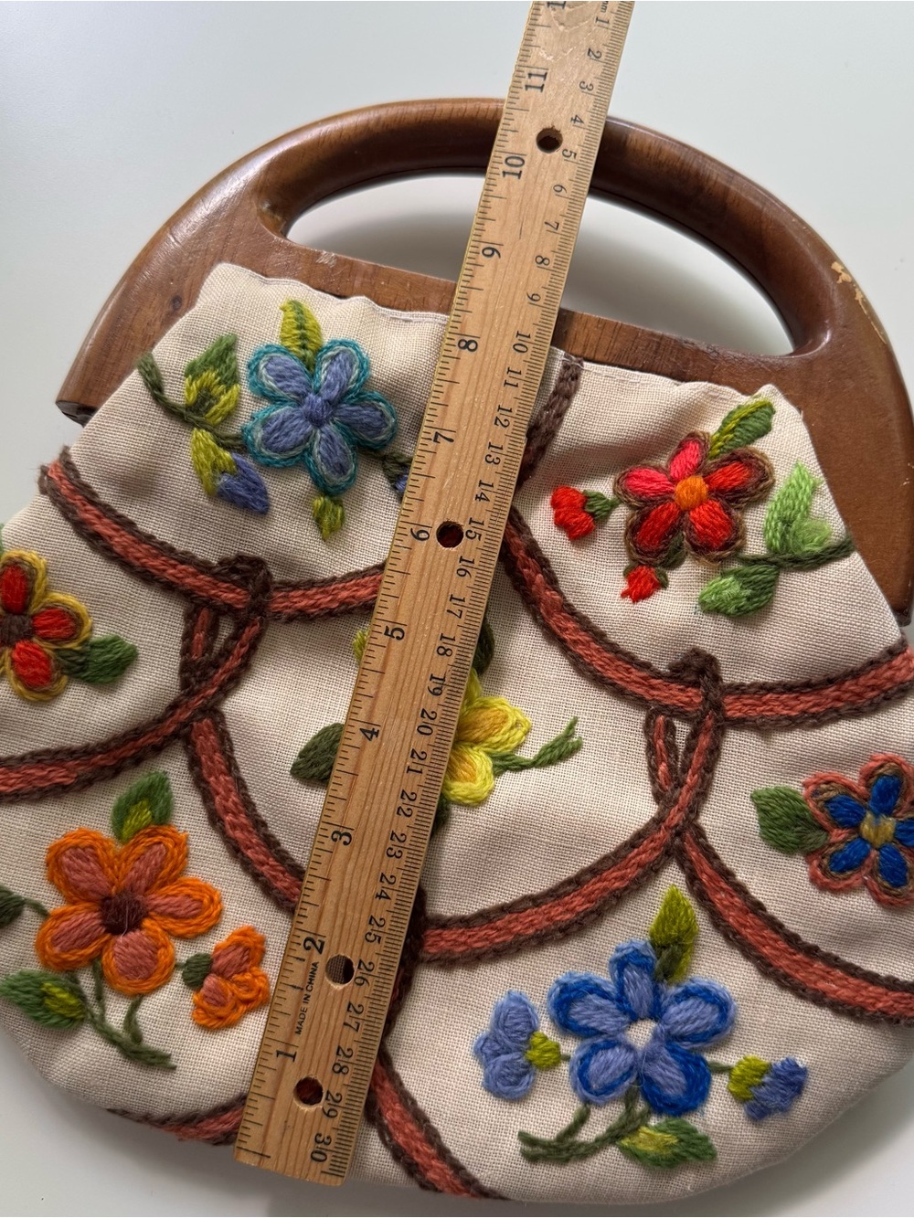 Vintage 70s Crewel Embroidered Bermuda Handbag - Picture 6 of 10
